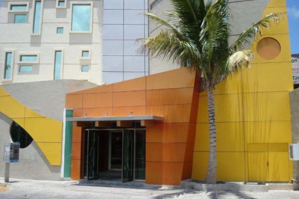 DAISSA Fachada Amarilla