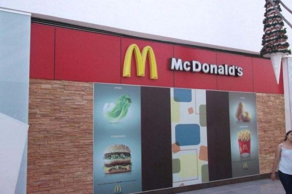 DAISSA Faldon McDonalds-2